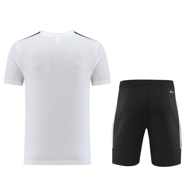 Adidas Set T-Shirt + Shorts in Weiß und Schwarz - VENI Fußball