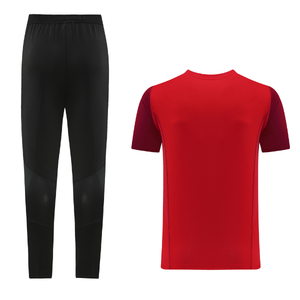 Adidas-Set: T-Shirt + rote Hose - VENI Fußball