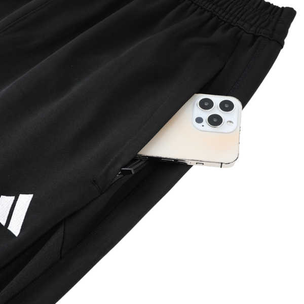 Adidas-Set: T-Shirt + rote Hose - VENI Fußball