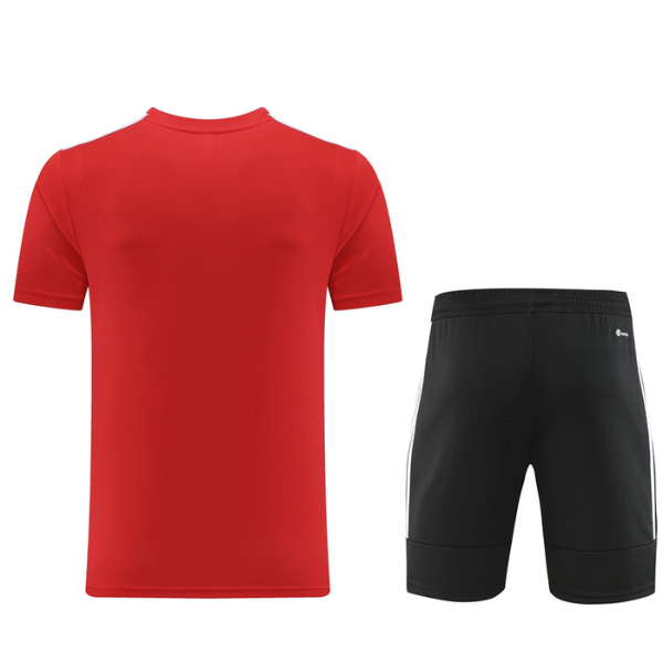 alt
Adidas Set T-Shirt + Shorts in Rot und Schwarz - VENI Fußball