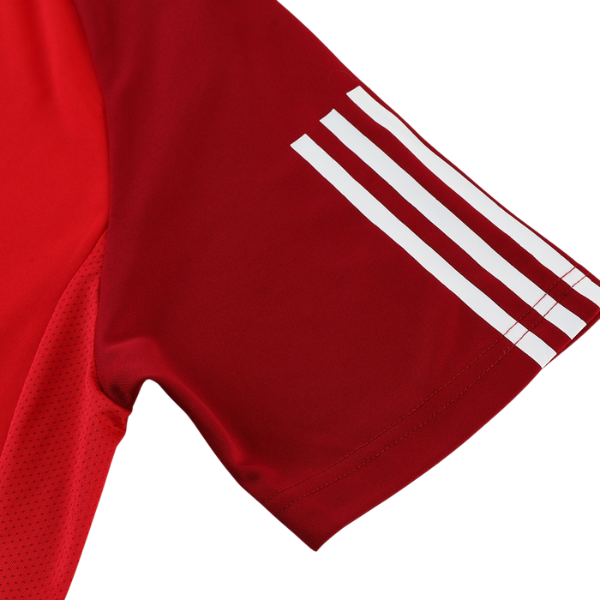 alt
Adidas Set T-Shirt + rote Shorts - VENI Fußball