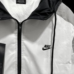 Windbreaker Nike Branco e Preto - VN Esportes
