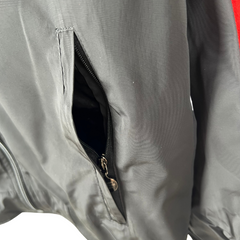 Windbreaker Tommy Hilfiger Preto, Branco e Vermelho - VENI Futebol