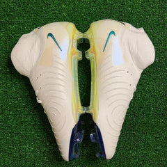 Nike Phantom Luna 2 Elite Chromatic Pack Firm Ground FG Football Boot Size 44 Eur
